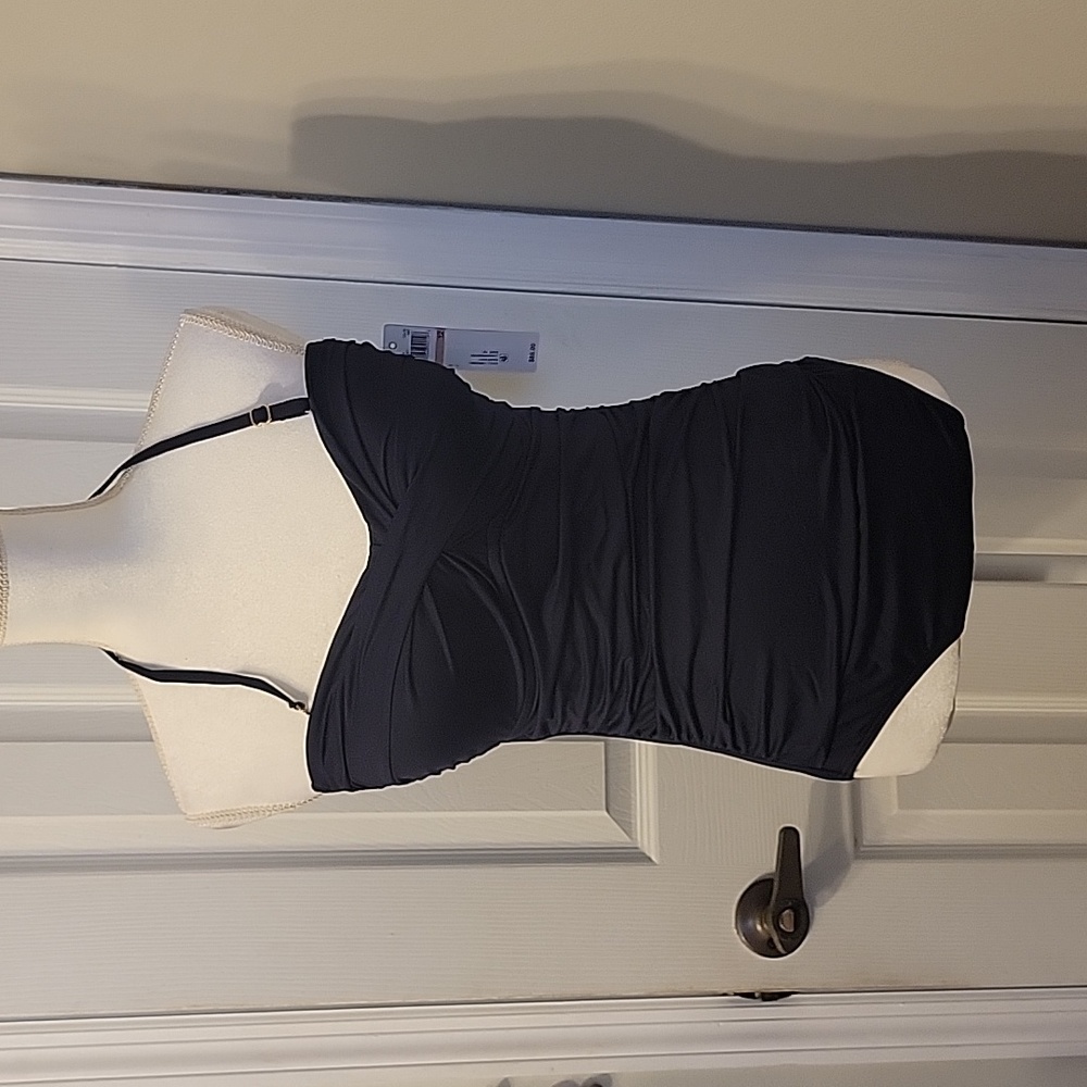 Anne Cole Swim suit sweetheart neck roushed sides very flattering strap/no strap